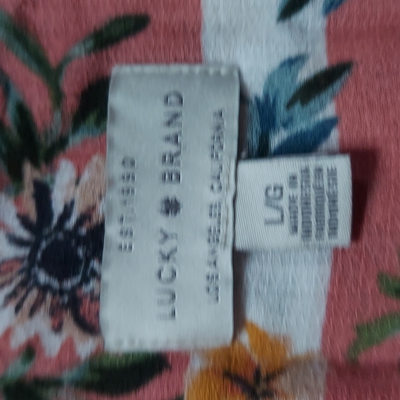 Lucky Brand size L floral top - Picture 2 of 4
